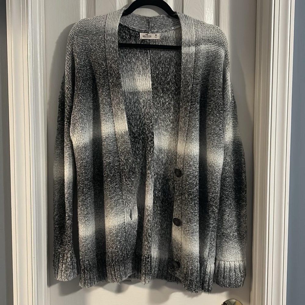 ⚜️ Hollister 3 button Cardigan Sweater